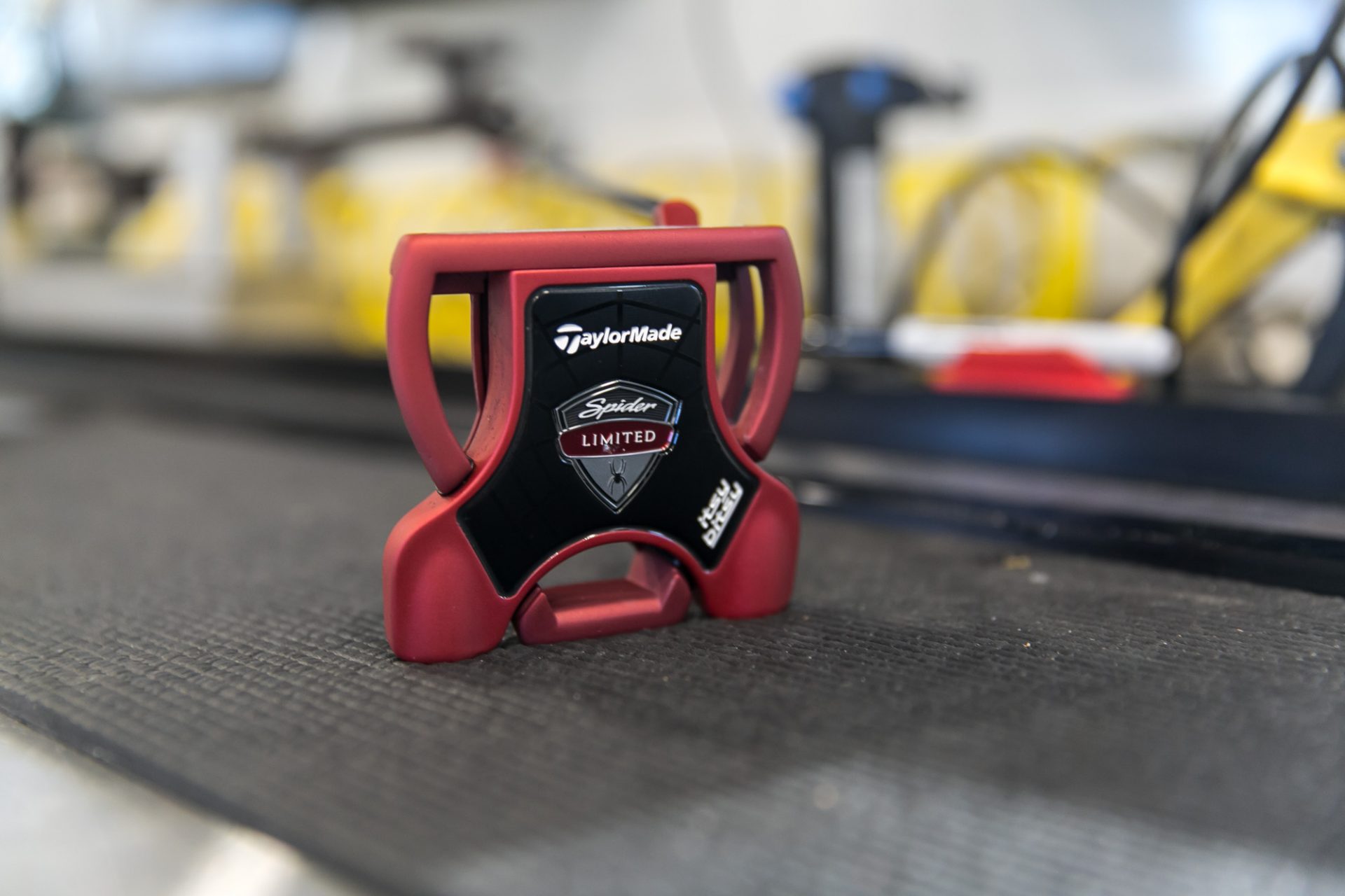 Why Jason Day's TaylorMade Spider Putter is Red - Pro Golf Weekly