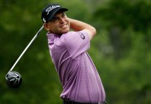 Bill Haas’s Caddie Drops Golf Bag Right Before He’s About to Swing