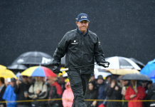 Mickelson Manages Weather, Maintains Lead at British Open