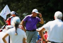 Watch Phil Mickelson Drop a 94-Foot Birdie Putt From Off the Green