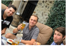 Justin Thomas Brags About Couch-Sitting Skills