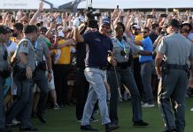 PGA of America Bizarrely Apologizes for Its Iconic Moment on the 18th Hole Phil Mickelson