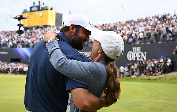 2025 British Open Scottie Scheffler Wins Wife Meredith Kiss