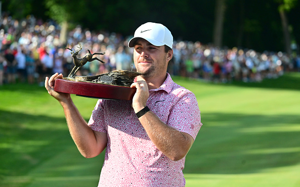 2026-John Deere Classic Chris Gotterup wins trophy